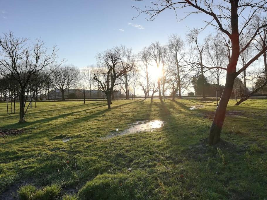 'T Winkeltje - Vakantiehuisje Op Boerderij Huize Blokland Hem Luaran gambar